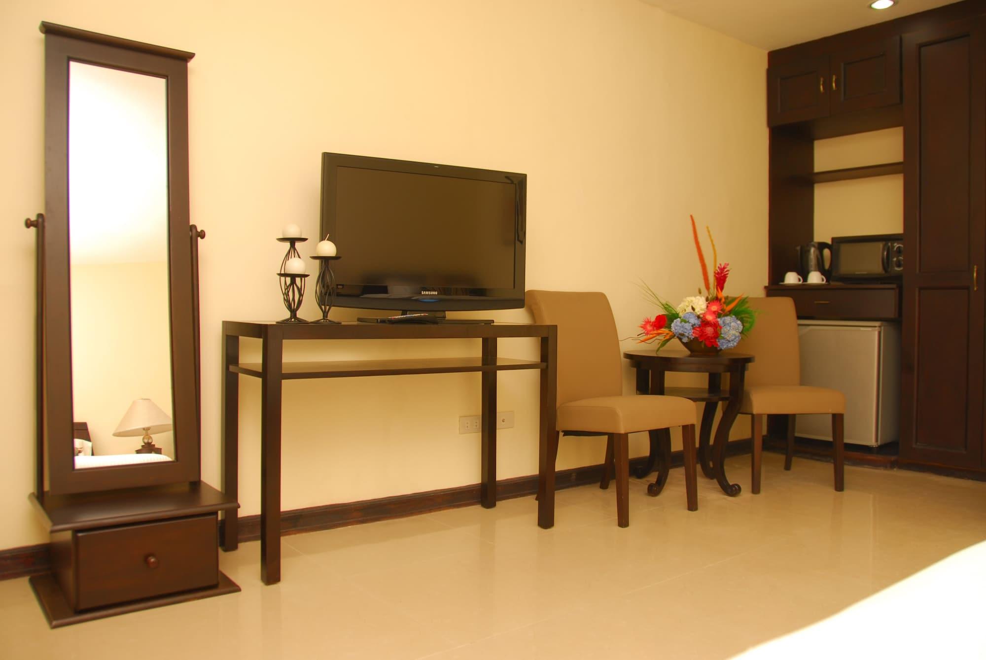The Suites At Calle Nueva Bacolod Extérieur photo