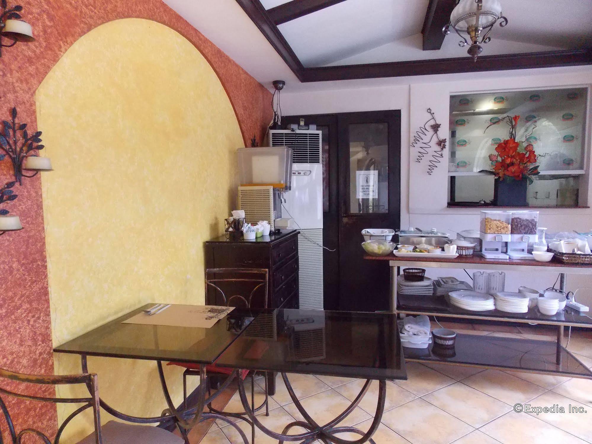 The Suites At Calle Nueva Bacolod Extérieur photo